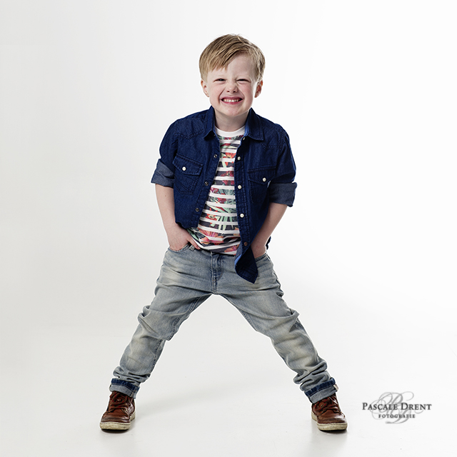 stoere broer zus kinderfotografie Pascale Drent studio zutphen